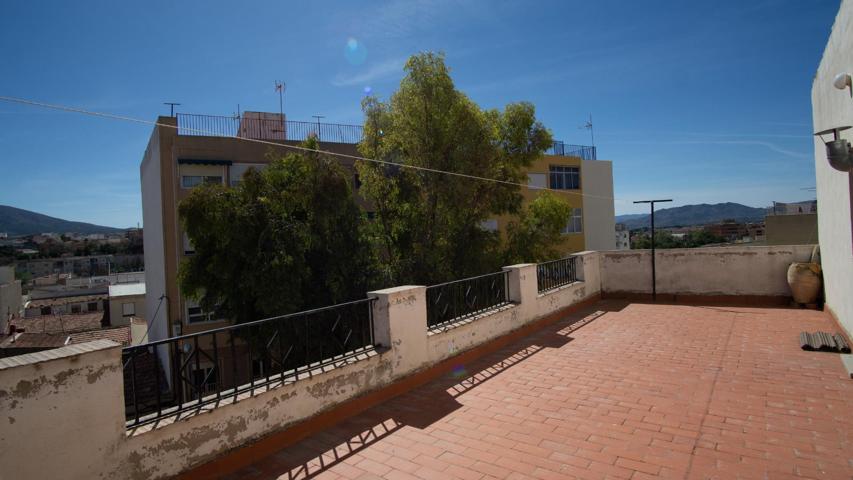 Casa de dos plantas en Elda, zona barrio la Estación, soleada y con amplia terraza. photo 0