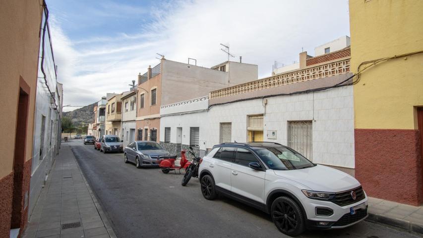 Casa de planta baja en zona barrio Estación de Elda photo 0