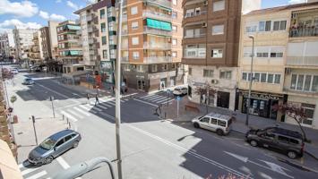 Piso en Gran Avenida de Elda, buena orientación, amplio e inmejorable ubicación. photo 0
