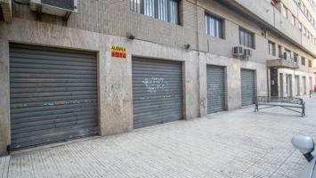 Amplio local comercial, a pie de calle. photo 0