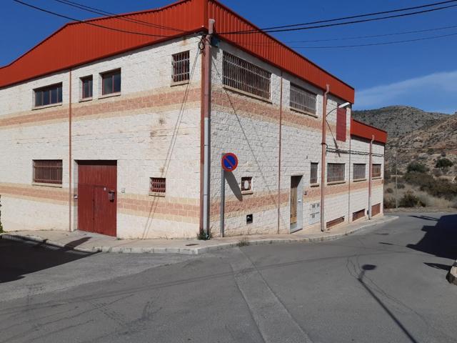 Nave Industrial, en planta baja y planta primera, proxima a la autovía A-31 (Madrid Alicante) photo 0
