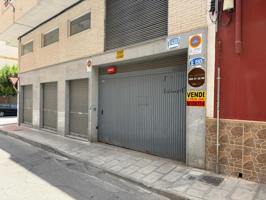 Garaje cerrado bien ubicado en zona Murillo y avd. Madrid de Petrer photo 0