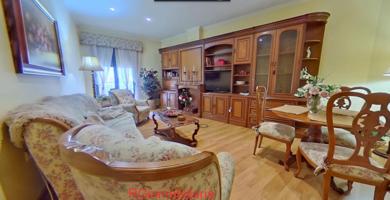 Alquiler de piso en el centro de la ciudad – Amplio, luminoso y bien distribuido photo 0