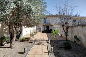 VENTA CASA EN IGUALADA ZONA LES COMES 4 HABITACIONES, JARDÍN Y GARAJE!! photo 0