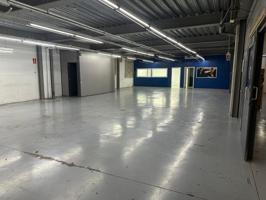 ALQUILER NAVE EN IGUALADA ZONA POL. IND. LES COMES SALA DIÁFANA, ALTILLO Y OFICINAS!! photo 0