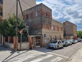 VENTA CASA EN IGUALADA ZONA PASSEIG VERDAGUER DOS PISOS INDEPENDIENTES, GARAJE Y JARDÍN!! photo 0