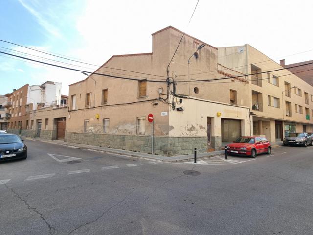 VENTA CASA EN IGUALADA ZONA POBLE SEC AMPLIOS ESPACIOS, TERRAZA Y TRASTERO!! photo 0