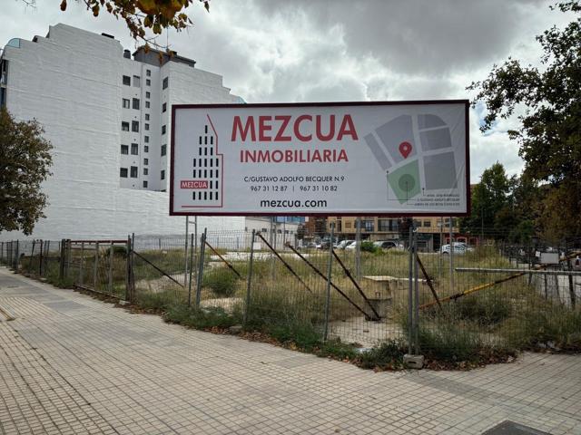 SOLAR EN ZONA DE EXPANSION FRENTE HOSPITAL photo 0