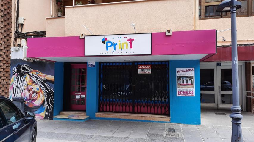 Local comercial en alquiler en zona centro, ideal para tu negocio photo 0