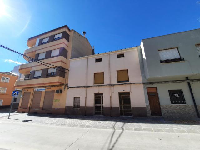 CASA CON PLANTA BAJA, PRIMERA ALTURA Y CAMARAS photo 0