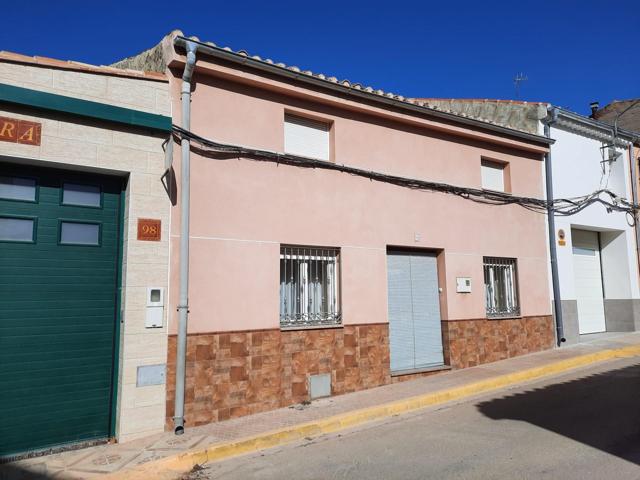 CASA REFORMADA EN MONTEALEGRE DEL CASTILLO photo 0