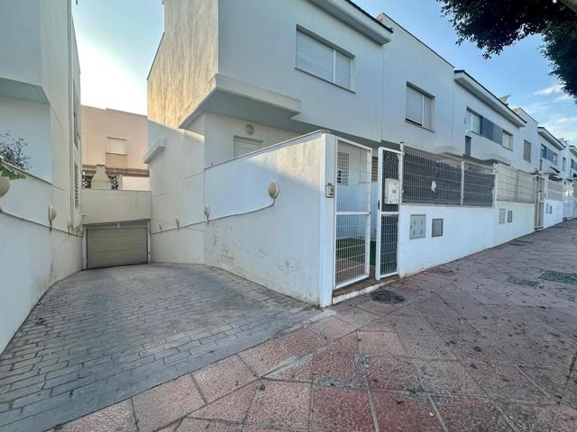 Dúplex En venta en Villablanca - Torrecárdenas, Almeria photo 0