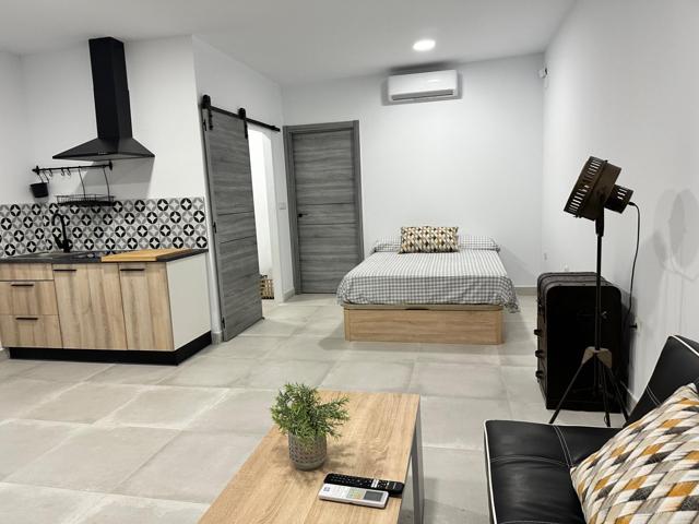 Oportunidad de inversión única: ¡Venta de dos locales comerciales! photo 0