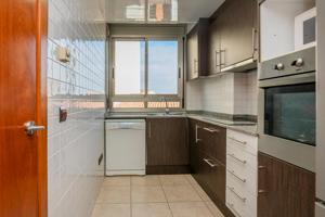 Piso en venta con inquilina: Estabilidad financiera asegurada photo 0