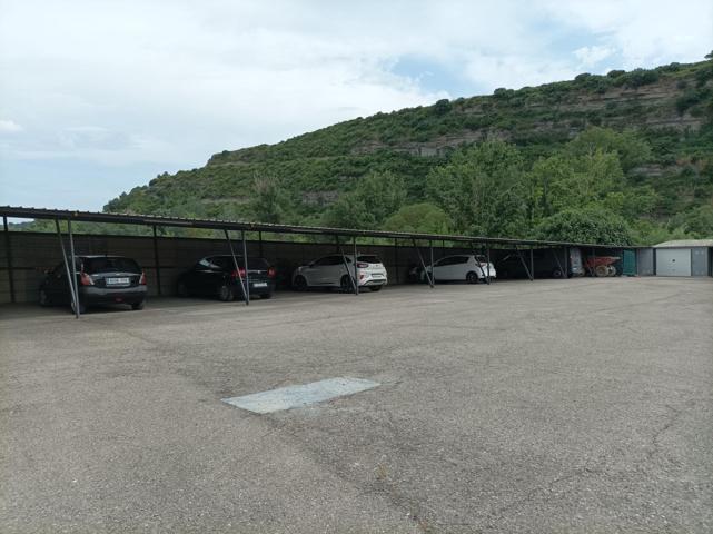 ¡Plaza de parking en alquiler en la Fábrica Blanca! photo 0