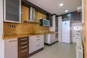 Piso de 2 habitaciones como nuevo en Valldaura – Ideal para parejas o inversión photo 0