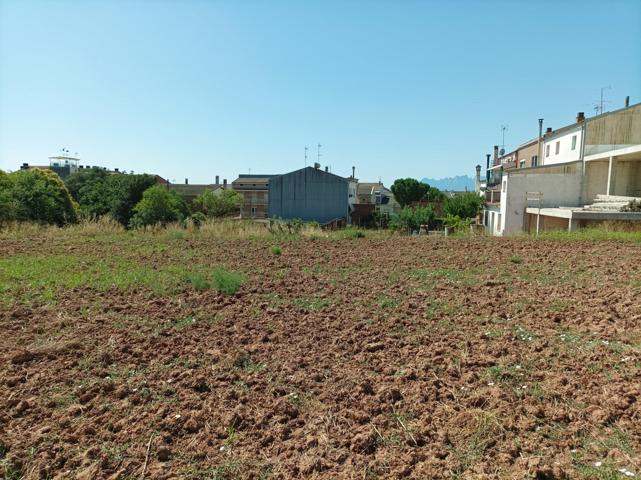 PROMOTORES: Terreno en venta en Carrer Puigmal, Santpedor – 3.034 m² en zona residencial exclusiva photo 0