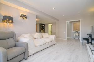 Exclusivo piso amplio y luminoso en el centro de Manresa photo 0