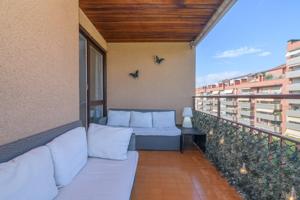 Exclusivo piso amplio y luminoso en el centro de Manresa photo 0