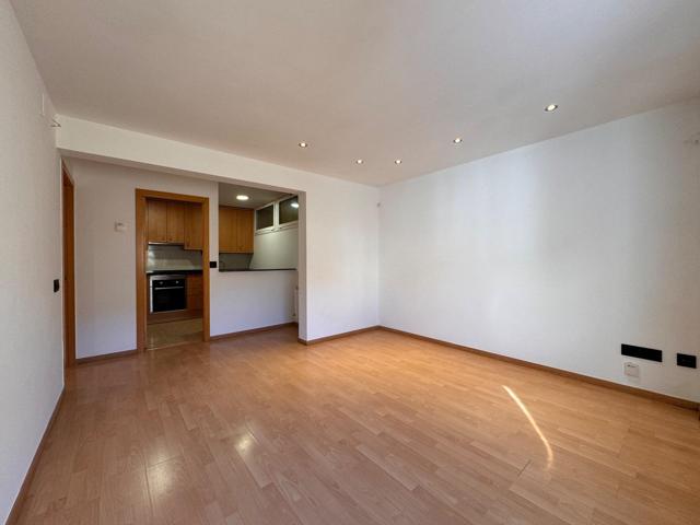 Piso de 2 hab muy práctico en St. Joan de V. photo 0