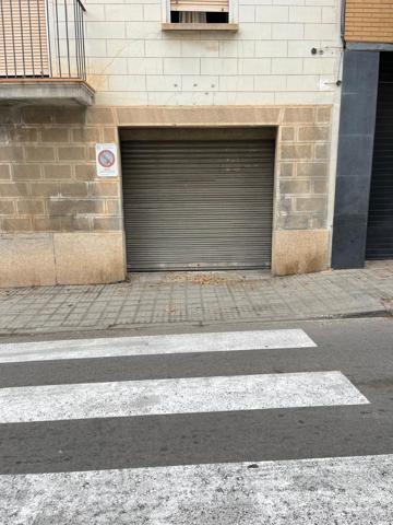Se alquila amplio almacén en Manresa. photo 0