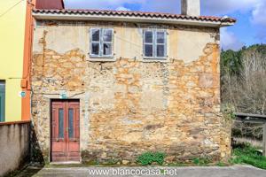 ¡Estupenda oportunidad de comprar esta casita de piedra con terreno a 10 minutos de Carballo! photo 0