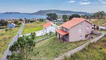 ¡¡Tu Refugio Perfecto en Seiruga: Espaciosa Casa con terreno y con Vistas al mar !! photo 0