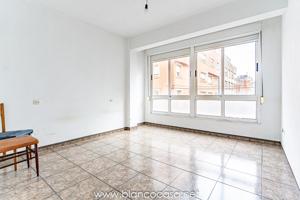“¿Buscas inversión? Este edificio lo tiene TODO:3 Pisos + Bajo comercial + Trasteros por 219.990€ photo 0