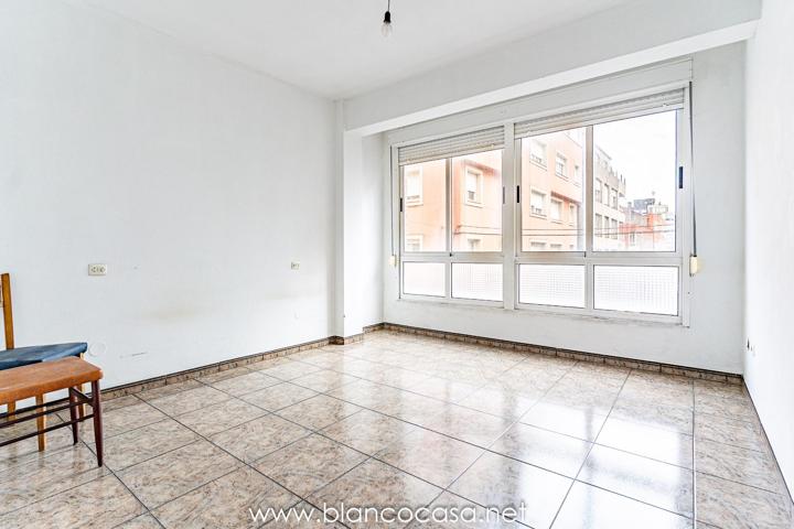 “¿Buscas inversión? Este edificio lo tiene TODO:3 Pisos + Bajo comercial + Trasteros por 219.990€ photo 0