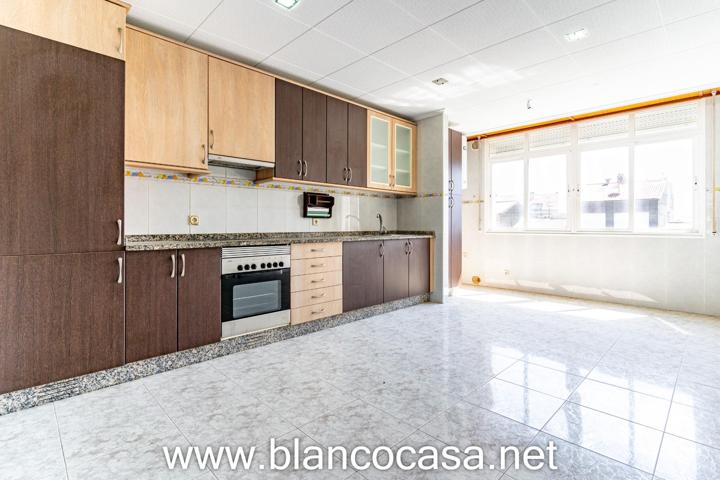 ¡PISO para ENTRAR a VIVIR en Carballo con 142M2 +GARAJE+TRASTERO por 108.200 €! photo 0