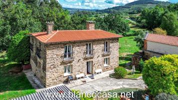 ¡ESPECTACULAR CASA de PIEDRA +TERRENO de 8408 m2 en A Laracha por 277.500€! photo 0