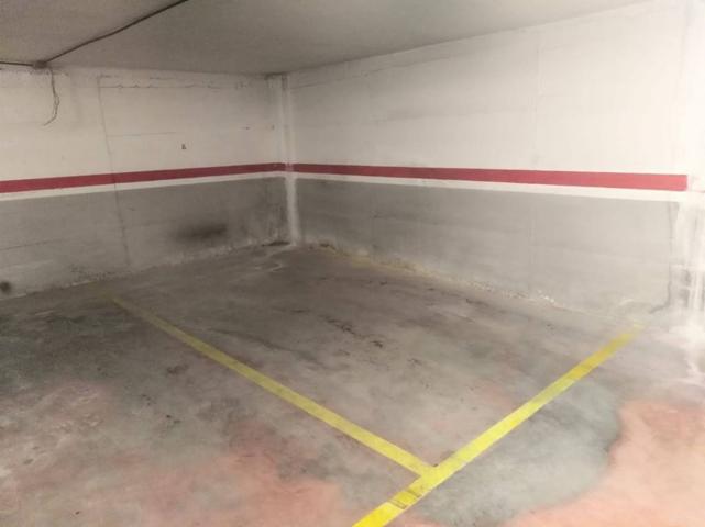 plaza de Parking en el casco antiguo photo 0