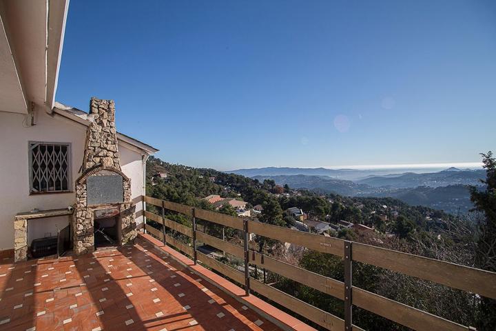 Casa en Corbera de Llobregat. photo 0