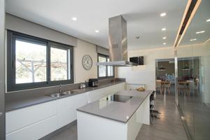 Moderna casa en Corbera de Llobregat. photo 0