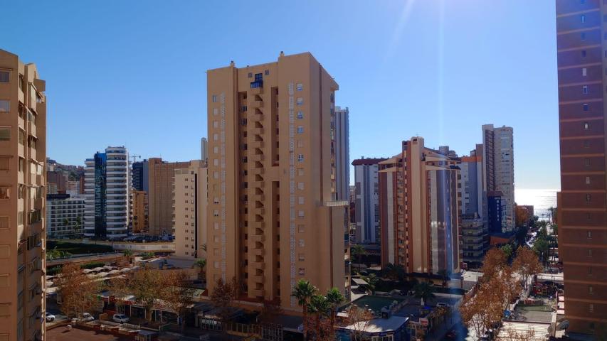Apartamento con 2 dormitorios, terraza acristalada y vistas al mar en zona Levante. photo 0