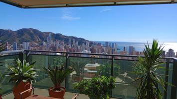 Apartamento de esquina con 2 terrazas 100m2 +16m2 y vistas espectaculares al mar y Benidorm. photo 0