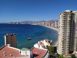Espectacular piso totalmente reformado con licencia turística y vistas panorámicas al mar y Benidorm photo 0