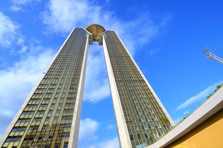 Fantástico apartamento en emblemático edifico Intempo con vistas espectaculares al mar y bahía. photo 0