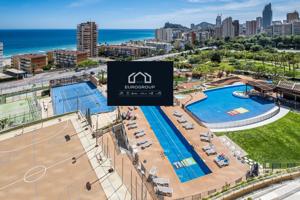 SE VENDE PISO DE 2 DORMITORIOS CON VISTAS AL MAR Y PLAZA DE PARKING EN BENIDORM PONIENTE photo 0