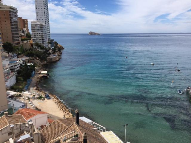 Piso con 3 dormitorios , terraza grande con vistas panorámicas al mar en 1 Linea playa Levante. photo 0