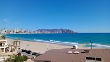 Impresionante gran Ático en 1 Linea playa Poniente con vistas de lujo al mar y Benidorm. photo 0