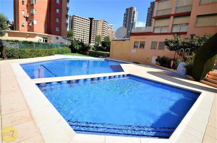 Amplio piso con 3 dormitorios , gran terraza y parking privado en zona Levante. photo 0