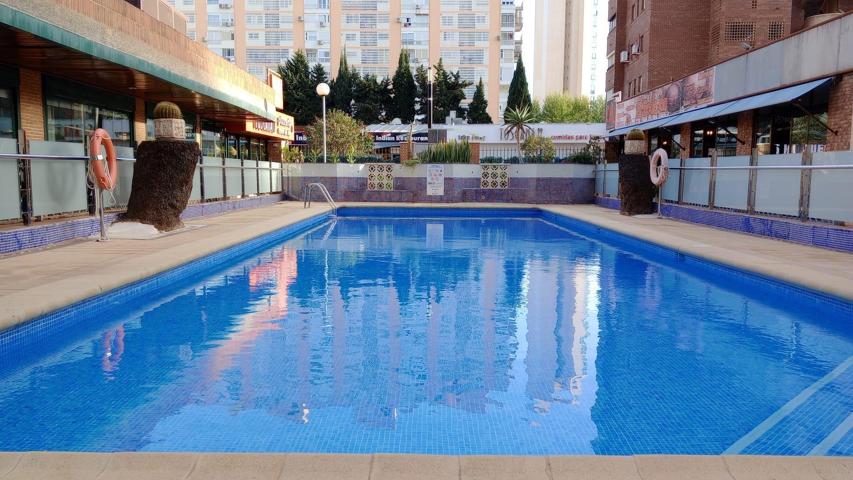 Reformado apartamento ubicado a pocos minutos de playa Levante y Plaza Triangular en Benidorm. photo 0
