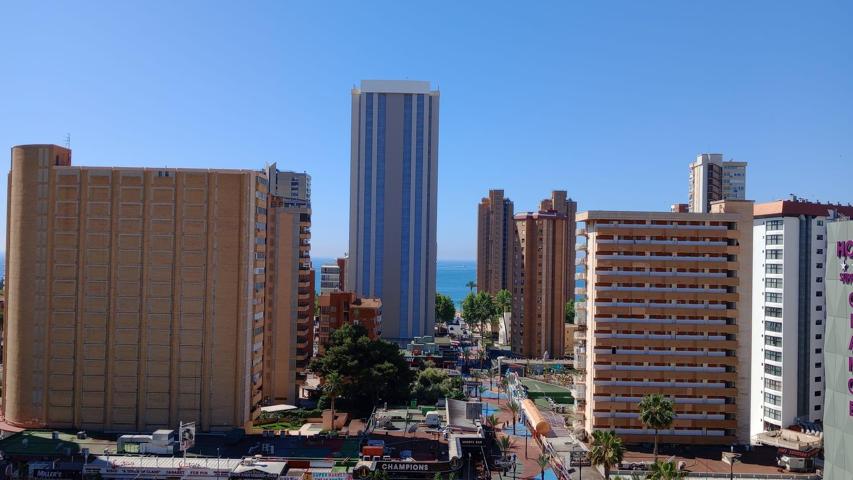 Acogedor apartamento con 2 dormitorios y vistas al mar cerca de playa Levante. photo 0
