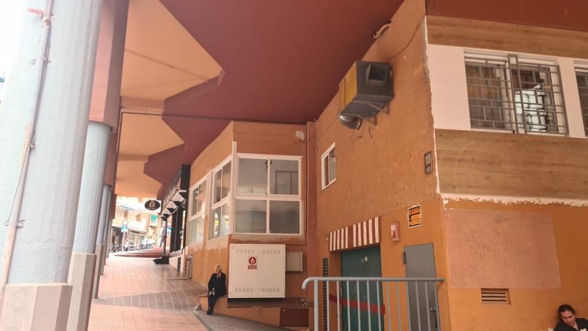 APARTAMENTO DE 1 DORMITORIO, REFORMADO CON LICENCIA TURISTICA EN 2 LINEA PLAYA DE PONIENTE photo 0