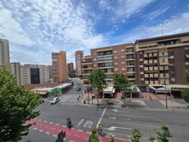 PISO TRES DORMITORIOS Y UN BAÑO , REFORMADO , EN EL CENTRO DE BENIDORM, CERCA SERVICIOS Y PLAYA photo 0