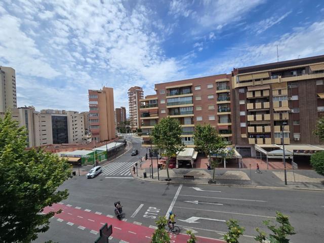 PISO TRES DORMITORIOS Y UN BAÑO , REFORMADO , EN EL CENTRO DE BENIDORM, CERCA SERVICIOS Y PLAYA photo 0