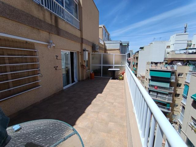 FANTASTICO ATICO DE DOS DORMITORIOS EN PLENO CENTRO DE BENIDORM , TODOS LOS SERVICIOS CERCA... photo 0