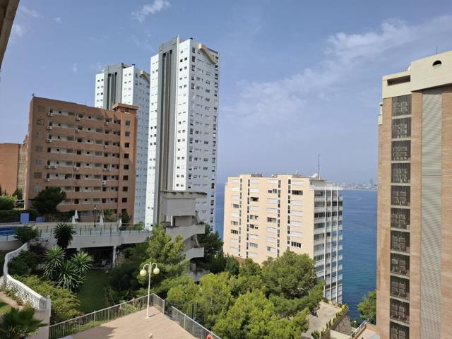 Piso de esquina con 2 dormitorios y vistas preciosas al mar cerca de playa Levante. photo 0