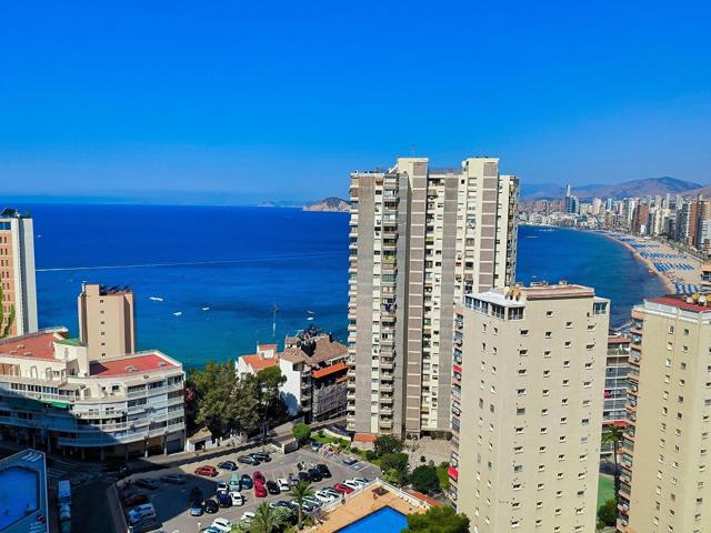 Bonito apartamento a un paso de playa, con vistas magnificas al mar y con garaje cabinado. photo 0
